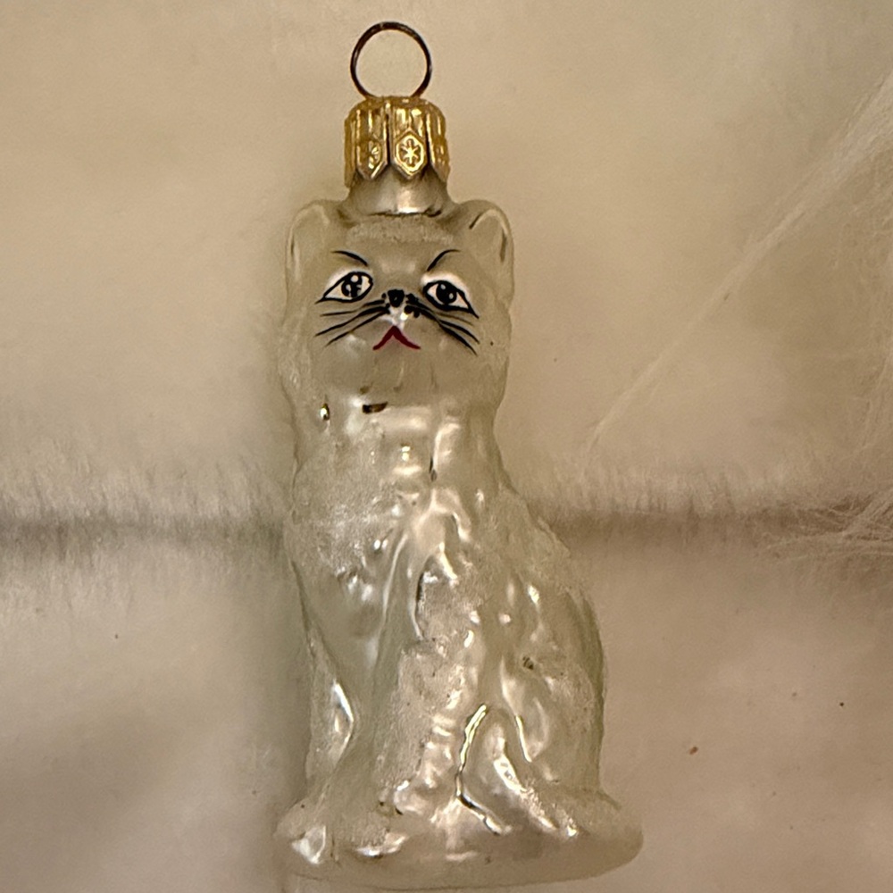 Christopher Radko: “Snowflake the Cat”